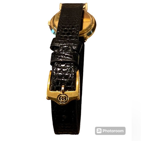GUCCI Women’s 18k Gold Plated 3000L Quartz Watch/Leather Strap (Authentic)